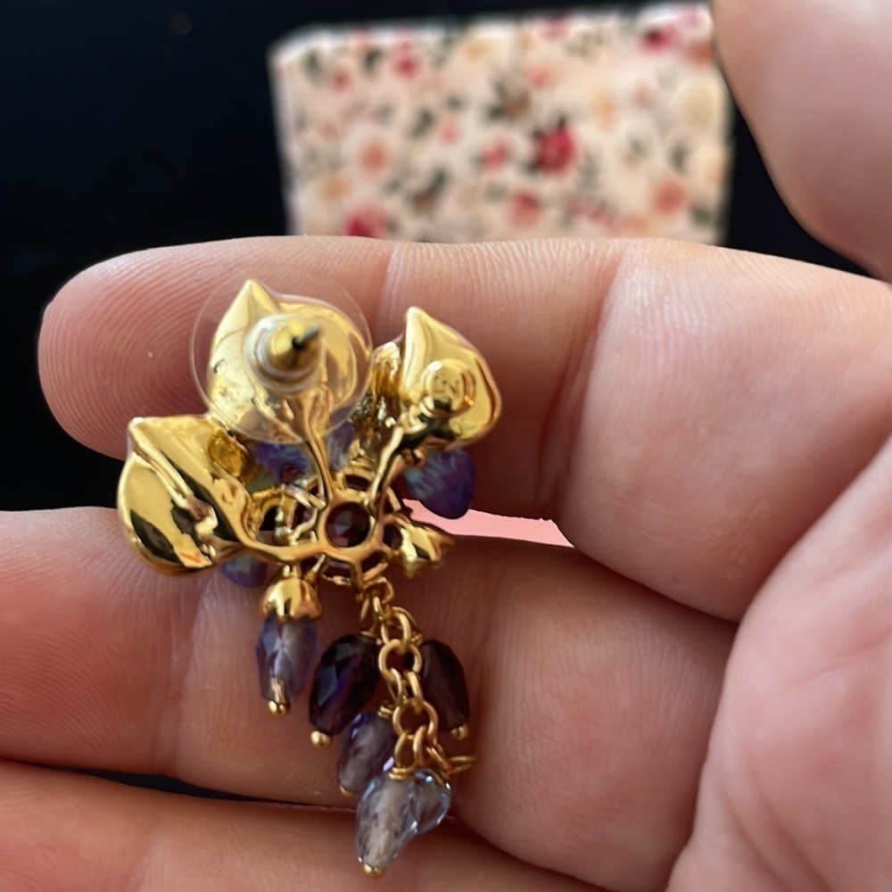 LES NEREIDES Lilac dangle earrings - Picture 5 of 5